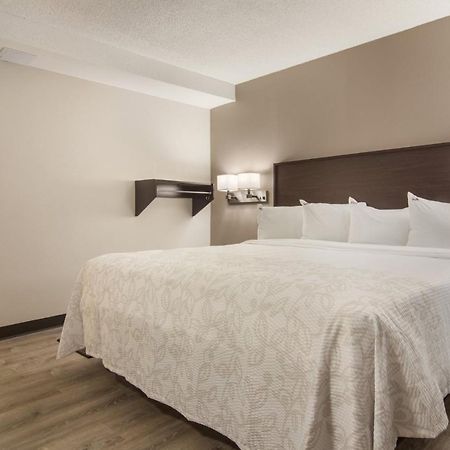 Red Roof Inn Plus & Suites Erie Luaran gambar