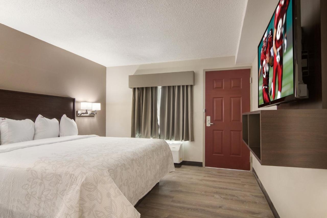 Red Roof Inn Plus & Suites Erie Luaran gambar