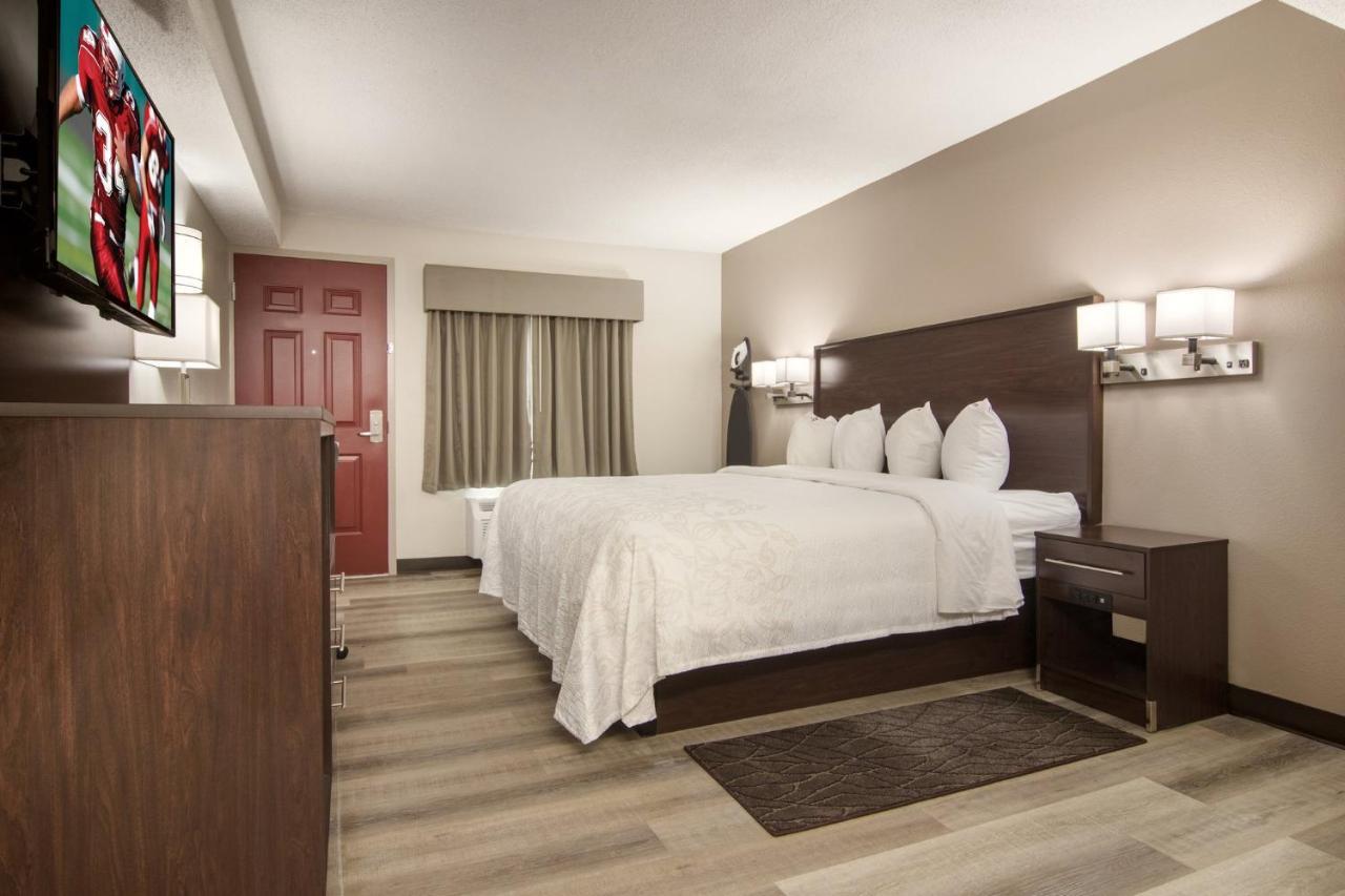 Red Roof Inn Plus & Suites Erie Luaran gambar