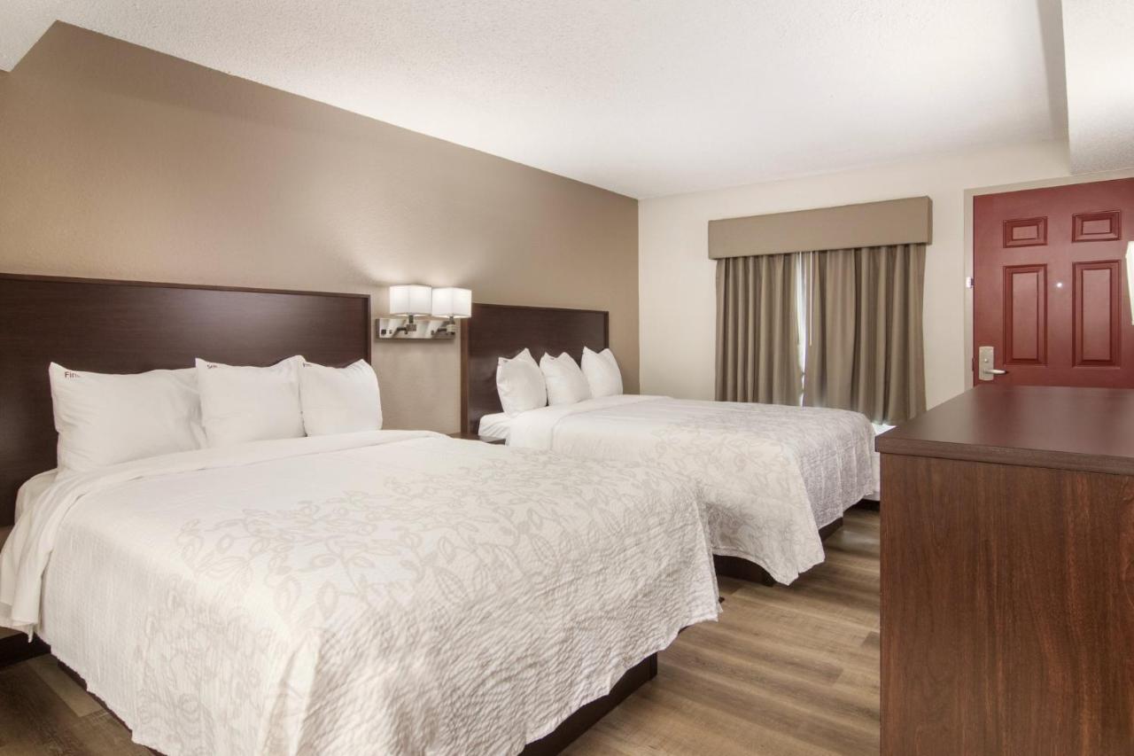 Red Roof Inn Plus & Suites Erie Luaran gambar