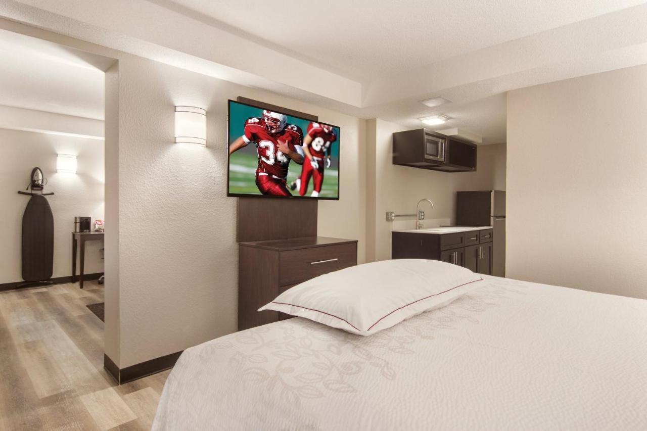 Red Roof Inn Plus & Suites Erie Luaran gambar
