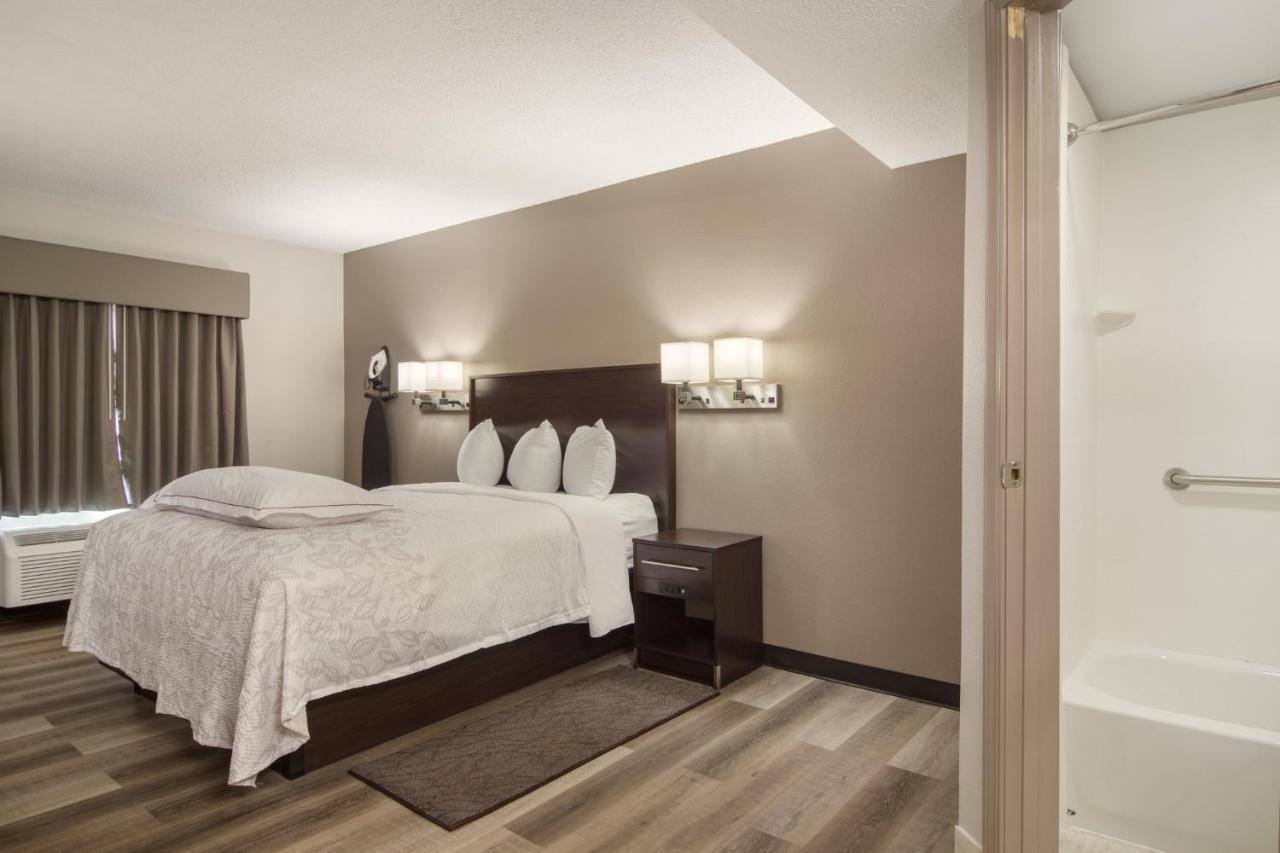 Red Roof Inn Plus & Suites Erie Luaran gambar