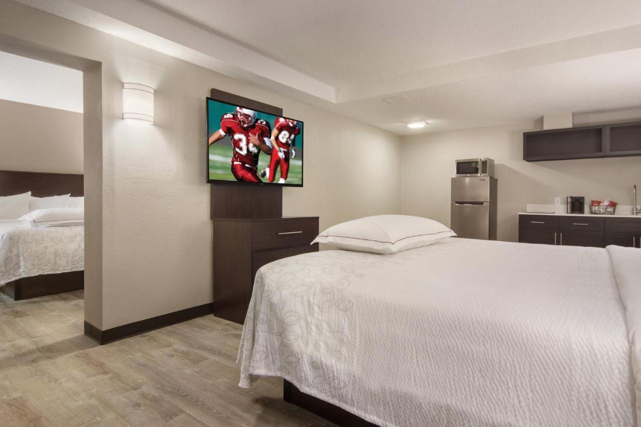 Red Roof Inn Plus & Suites Erie Luaran gambar