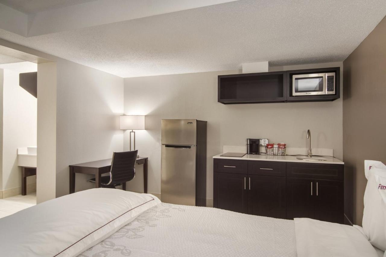 Red Roof Inn Plus & Suites Erie Luaran gambar