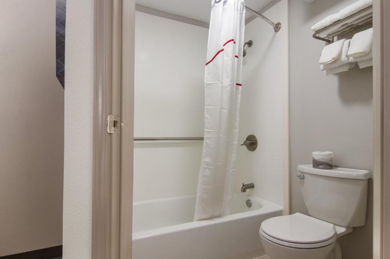Red Roof Inn Plus & Suites Erie Luaran gambar