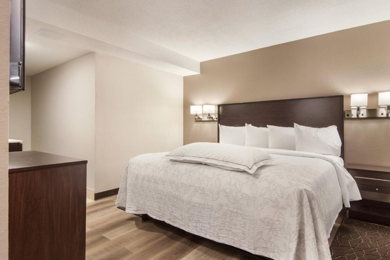 Red Roof Inn Plus & Suites Erie Luaran gambar