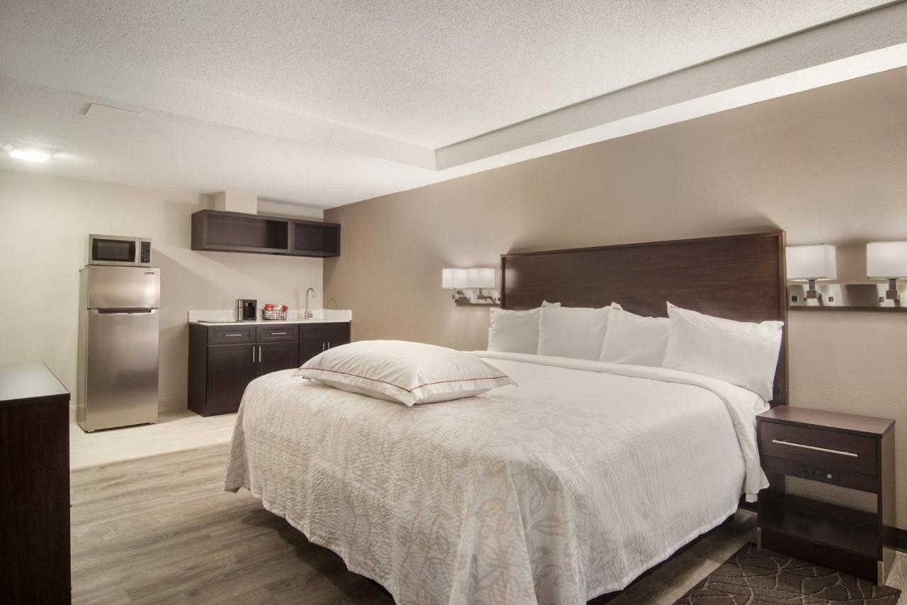 Red Roof Inn Plus & Suites Erie Luaran gambar